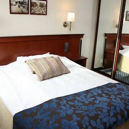 Scandic Park Hotell 4*